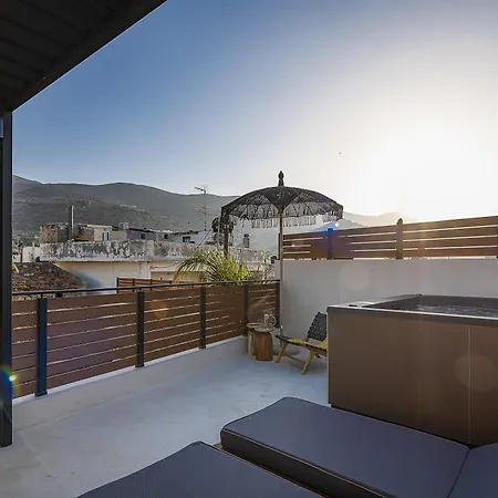 Pappous & Giagia Suites, By Idealstay Experience *